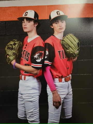 Twin Gloves in Arizona!
